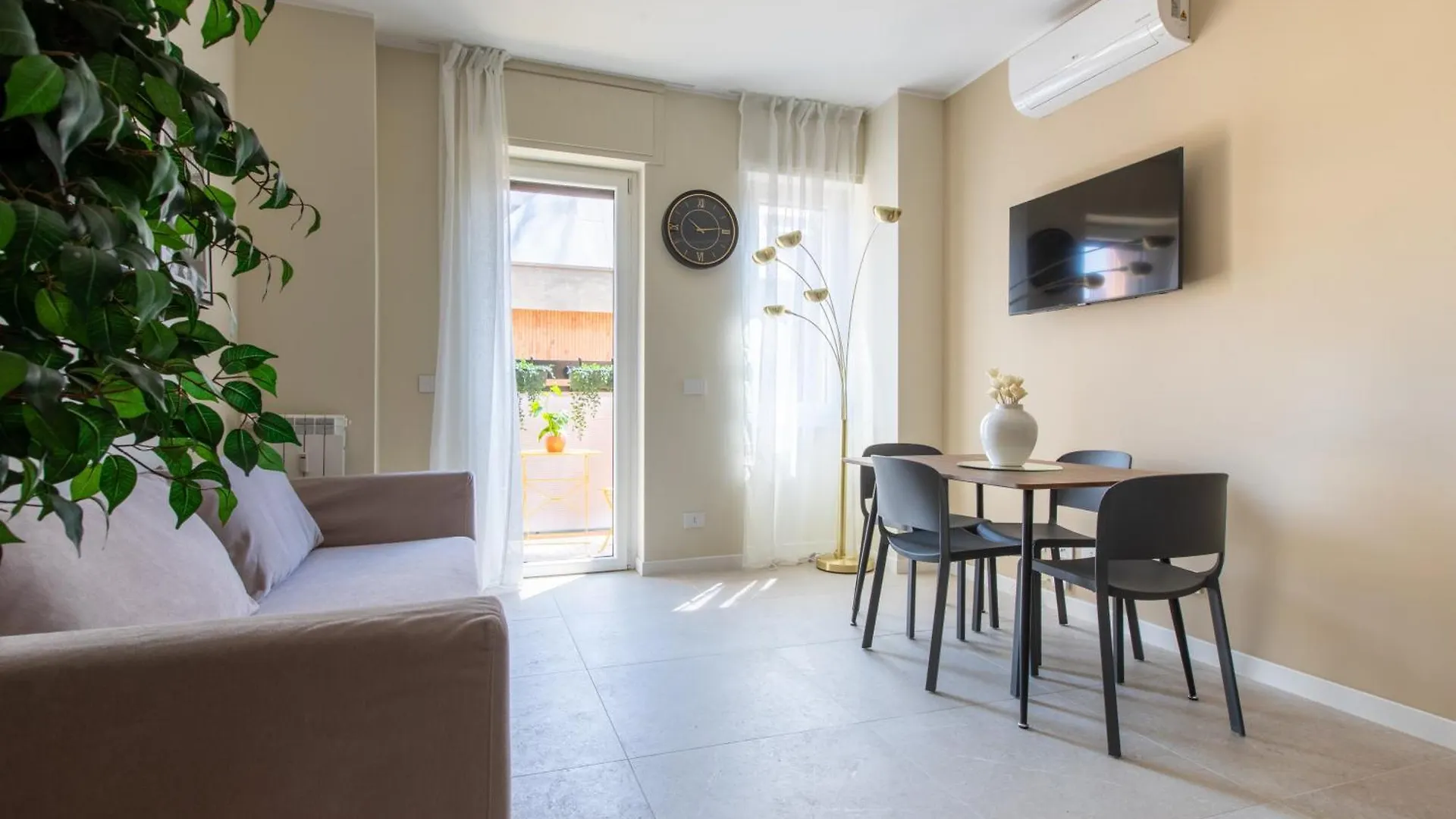 Lauria Apartments In Milano